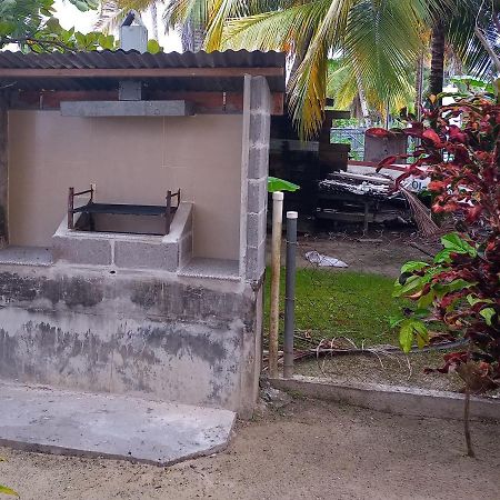 Kevin Kondos Bocas del Toro Exterior foto