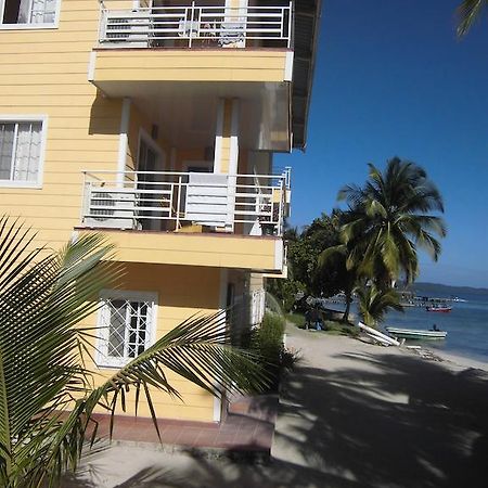 Kevin Kondos Bocas del Toro Exterior foto