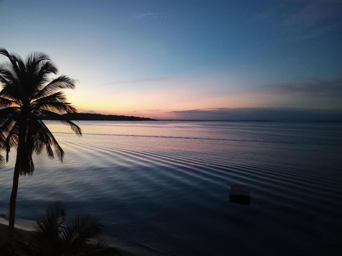 Kevin Kondos Bocas del Toro Exterior foto