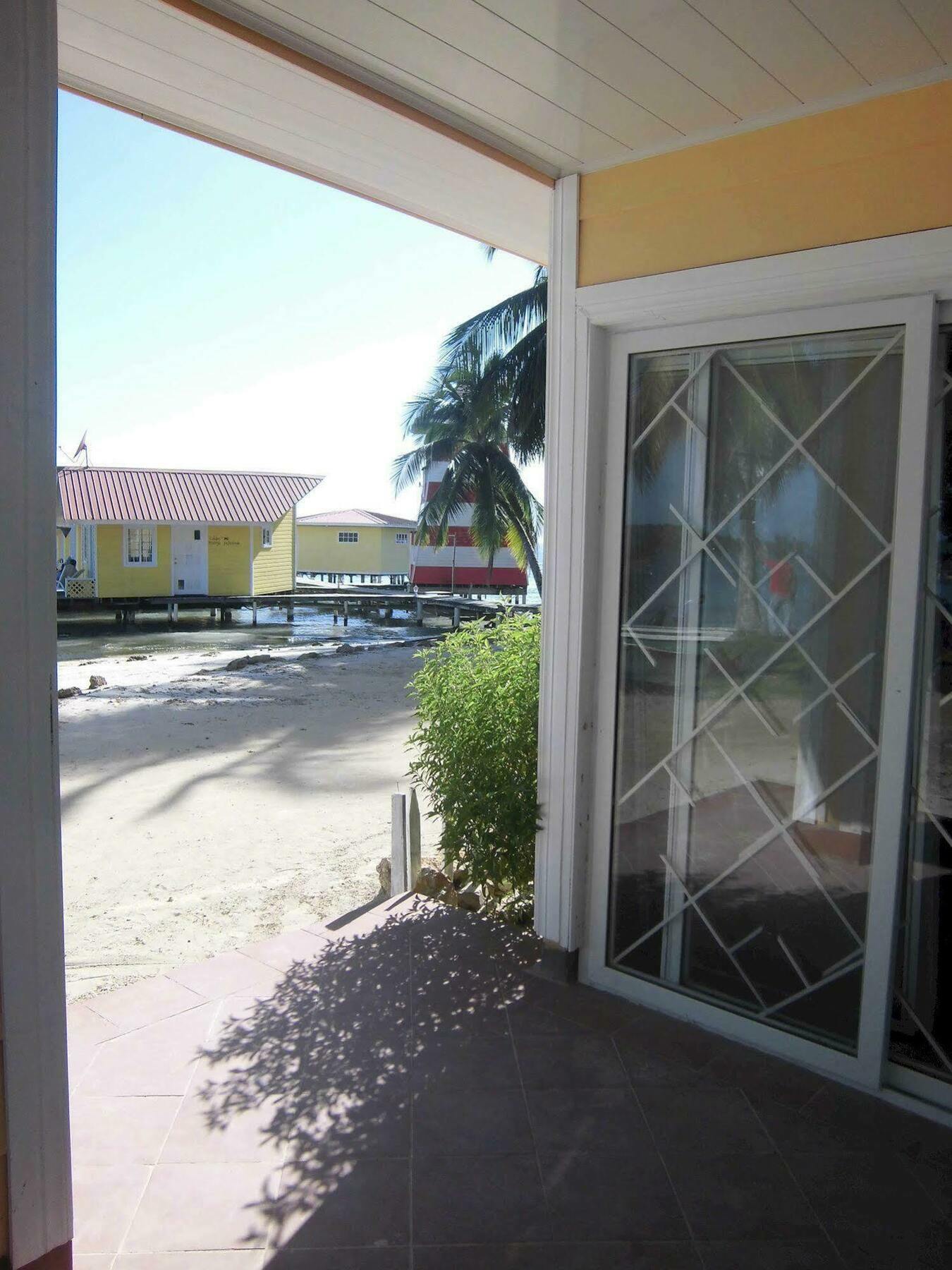 Kevin Kondos Bocas del Toro Exterior foto