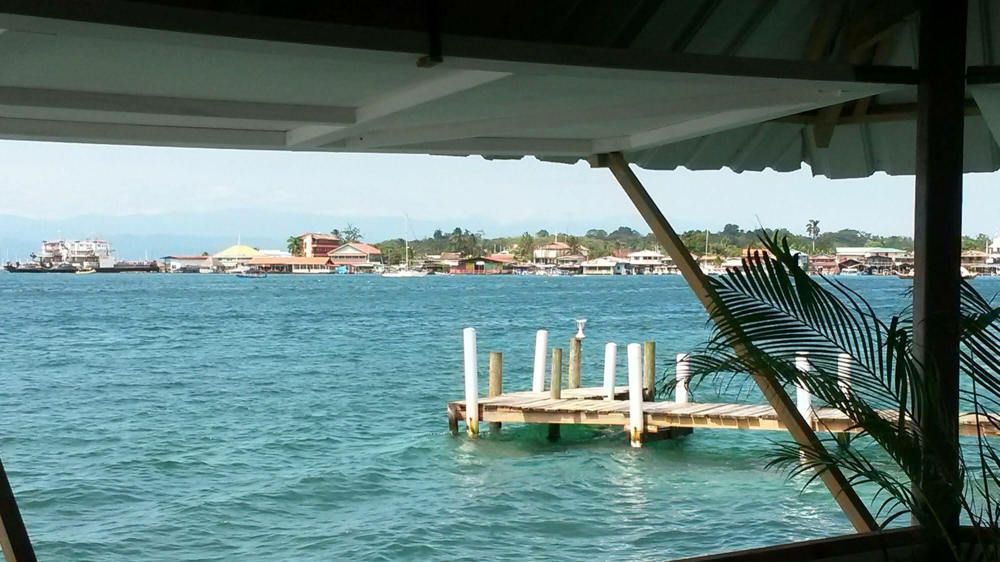 Kevin Kondos Bocas del Toro Exterior foto